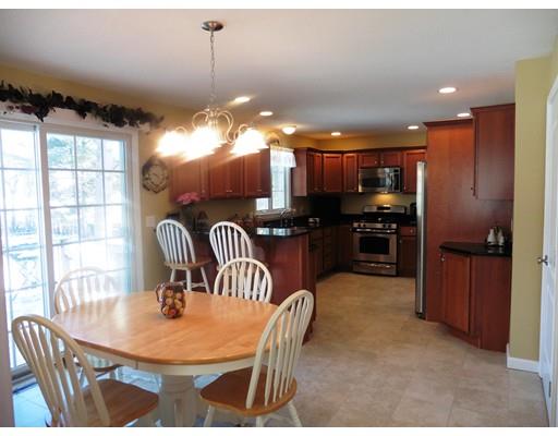 46 Barrington Dr, Springfield, MA 01129 photo 12