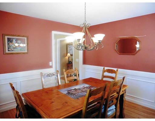 46 Barrington Dr, Springfield, MA 01129 photo 8