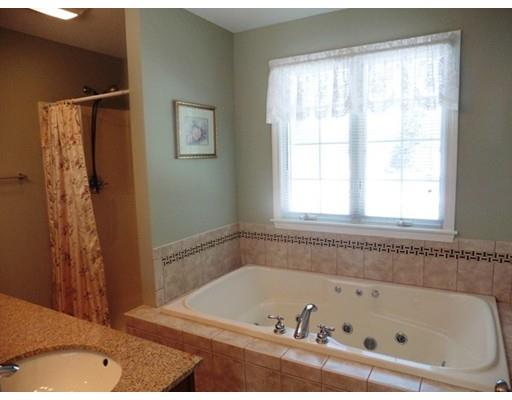 46 Barrington Dr, Springfield, MA 01129 photo 15