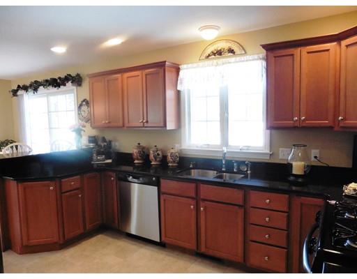 46 Barrington Dr, Springfield, MA 01129 photo 10