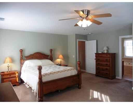 46 Barrington Dr, Springfield, MA 01129 photo 14