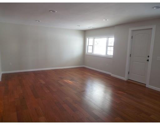 13 Pierceville Rd, West Wareham, MA 02576 photo 4