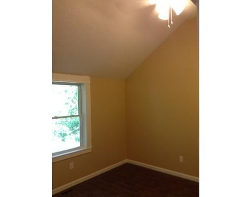285 Denver St, Springfield, MA 01109 photo 9