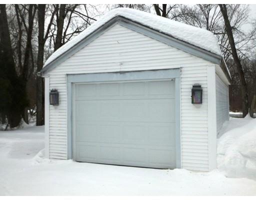 84 Mayflower Rd, Springfield, MA 01118 photo 13