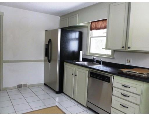 84 Mayflower Rd, Springfield, MA 01118 photo 6