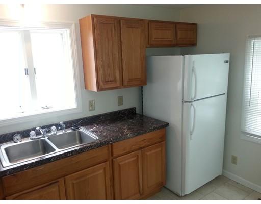 121 Sterling St, Springfield, MA 01107 photo 3