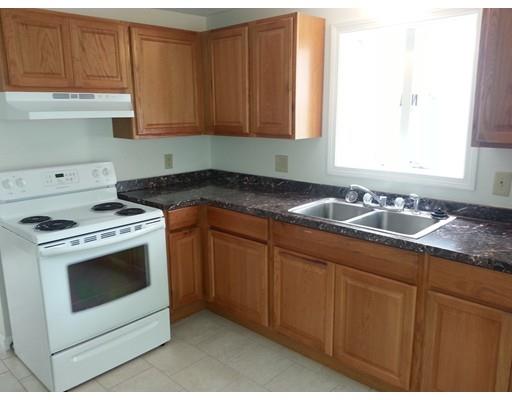 121 Sterling St, Springfield, MA 01107 photo 2