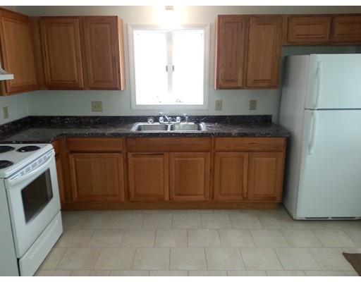 121 Sterling St, Springfield, MA 01107 photo 4