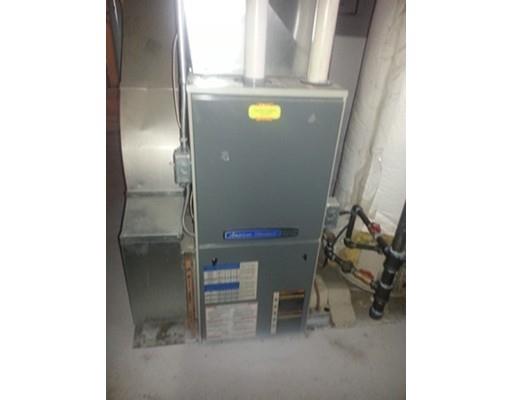 121 Sterling St, Springfield, MA 01107 photo 8
