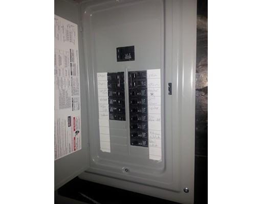 121 Sterling St, Springfield, MA 01107 photo 9