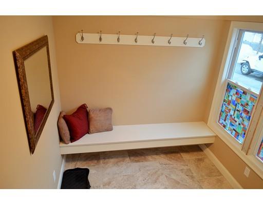 6 Chase St, Beverly, MA 01915 photo 3