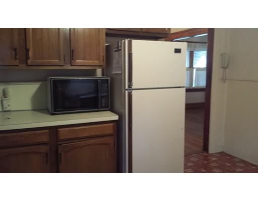 21 Utica St, Springfield, MA 01104 photo 9