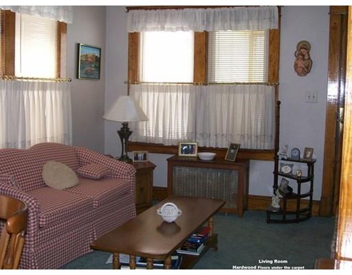 21 Utica St, Springfield, MA 01104 photo 3