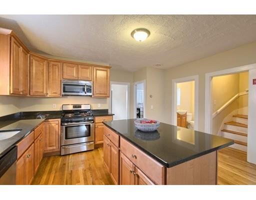 3 Charter St, Danvers, MA 01923 photo 2