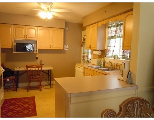 155 Carnavon Cir, Springfield, MA 01109 photo 6