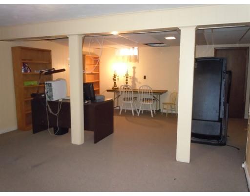 155 Carnavon Cir, Springfield, MA 01109 photo 17