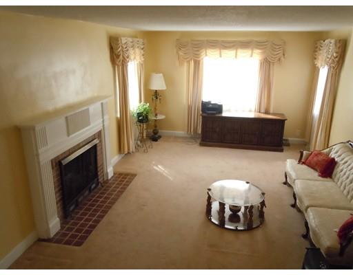 155 Carnavon Cir, Springfield, MA 01109 photo 7