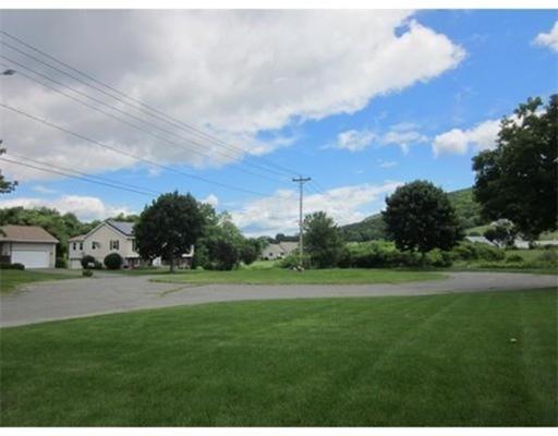 14 Duda Dr, Easthampton, MA 01027 photo 5