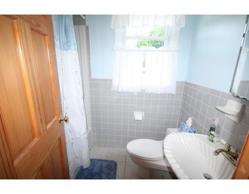 64 Apache Rd, Bellingham, MA 02019 photo 12
