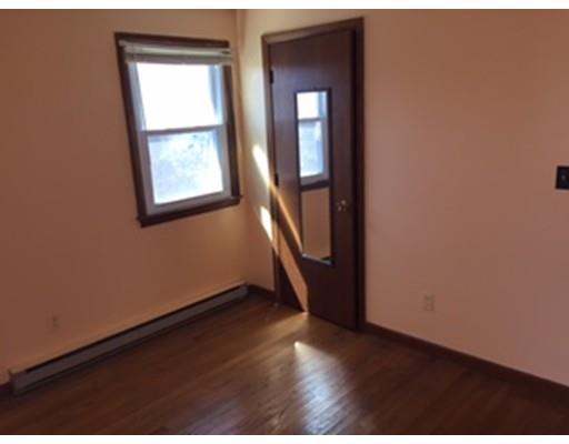 99 Agnes St, Springfield, MA 01118 photo 6