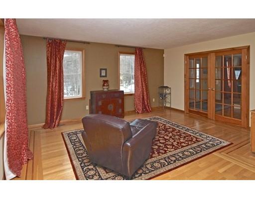 208 East St, Upton, MA 01568 photo 6