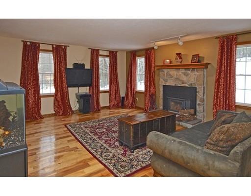 208 East St, Upton, MA 01568 photo 3