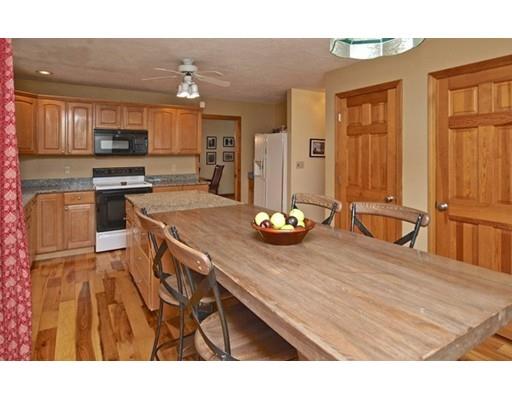 208 East St, Upton, MA 01568 photo 9