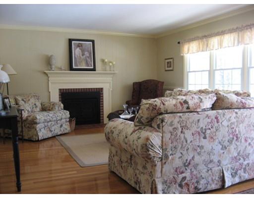6 Mcgovern Ln, Webster, MA 01570 photo 3