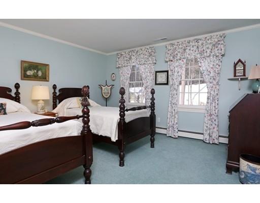 1061 High St, Dedham, MA 02026 photo 8