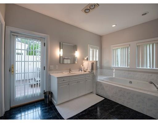 1 Southfield Ct, Needham, MA 02492 photo 8
