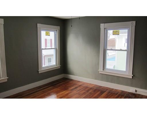 17 Pickett Pl, Springfield, MA 01109 photo 15