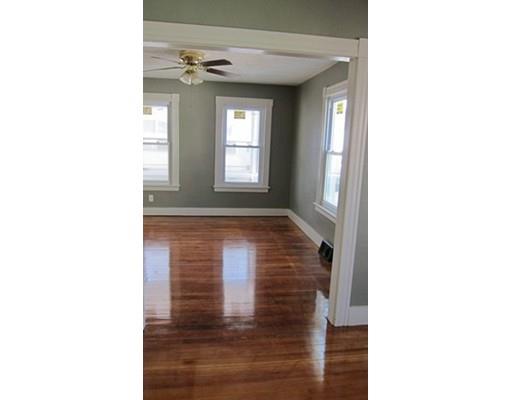 17 Pickett Pl, Springfield, MA 01109 photo 11