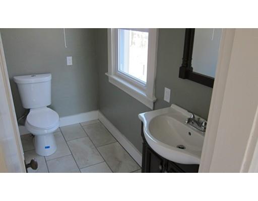 17 Pickett Pl, Springfield, MA 01109 photo 8