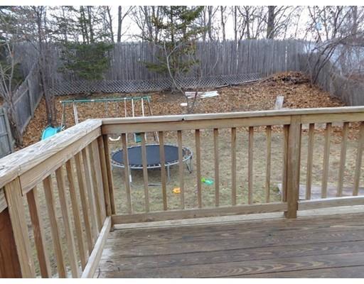106 Glenmore St, Springfield, MA 01129 photo 2