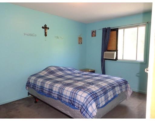 106 Glenmore St, Springfield, MA 01129 photo 10