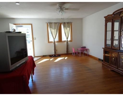 106 Glenmore St, Springfield, MA 01129 photo 3