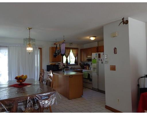 106 Glenmore St, Springfield, MA 01129 photo 5