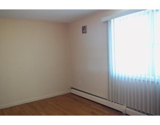 74 Salisbury St, Fall River, MA 02721 photo 9