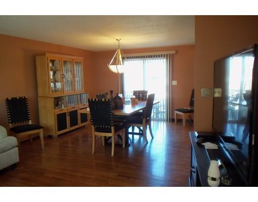 74 Salisbury St, Fall River, MA 02721 photo 4