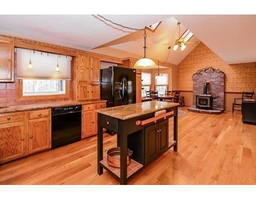 5 Lori Ln, Mendon, MA 01756 photo 6