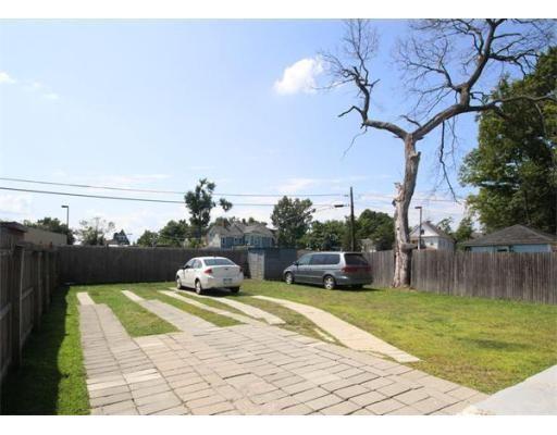 48 Thompson St, Springfield, MA 01109 photo 17