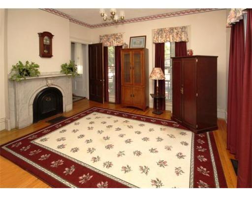 48 Thompson St, Springfield, MA 01109 photo 8