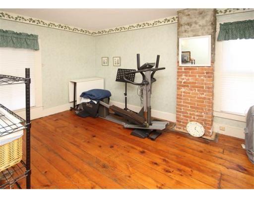 48 Thompson St, Springfield, MA 01109 photo 12