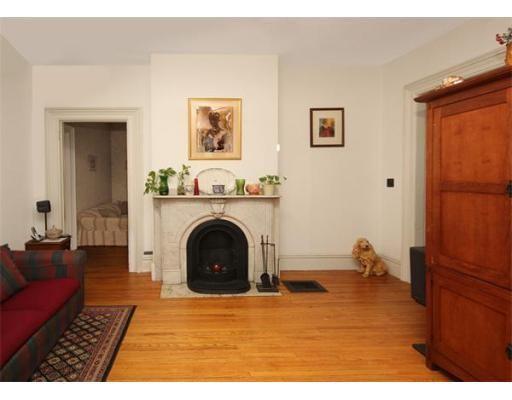 48 Thompson St, Springfield, MA 01109 photo 9