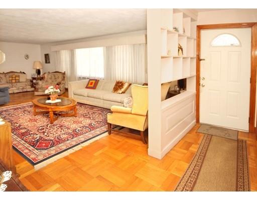 65 Shefford St, Springfield, MA 01107 photo 6
