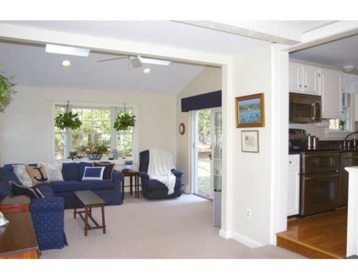 11 Hoover Rd, Hingham, MA 02043 photo 4