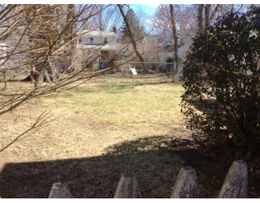31 Athol St, Springfield, MA 01107 photo 8