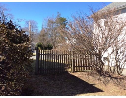 31 Athol St, Springfield, MA 01107 photo 9