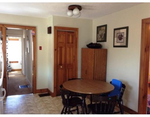 31 Athol St, Springfield, MA 01107 photo 10