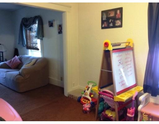 31 Athol St, Springfield, MA 01107 photo 19